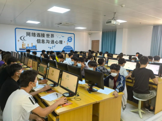 半導(dǎo)體人才工程實(shí)驗(yàn)班測評現(xiàn)場
