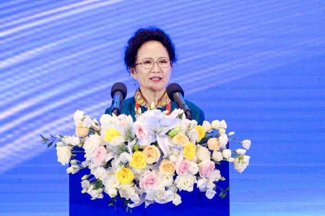 吳玲主任